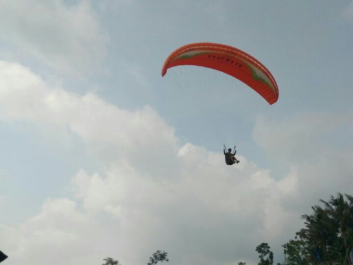 Atlet Paralayang Tewas saat Terbang di Batu