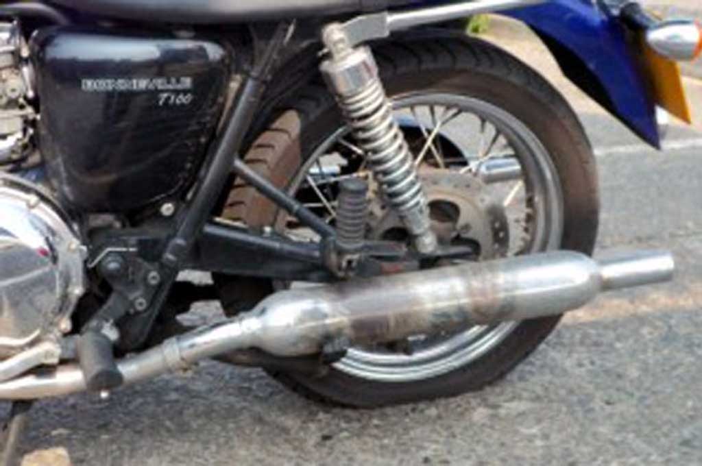 Periksa Tekanan Angin, Cegah Ban Motor Bocor saat Mudik