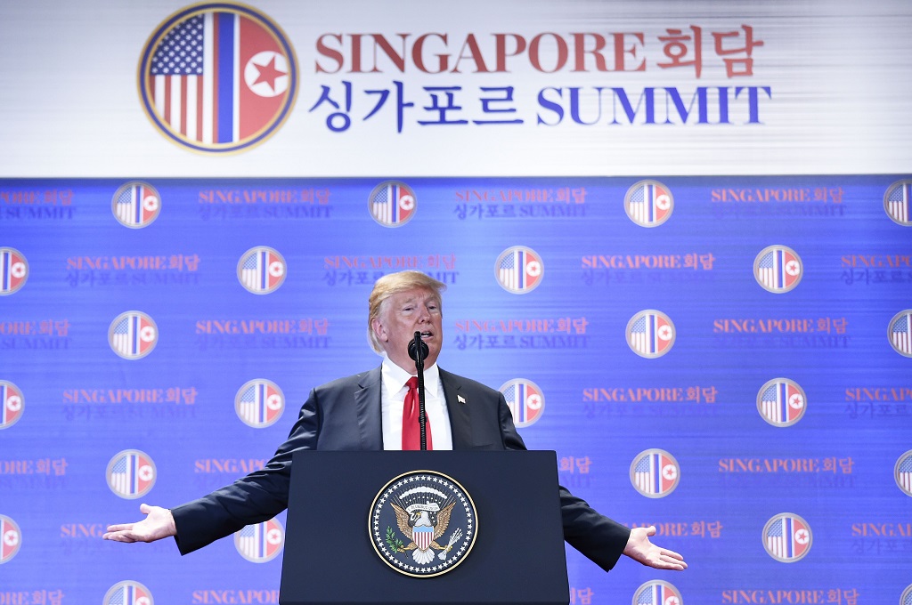 Trump akan Hentikan Latihan Perang di Semenanjung Korea