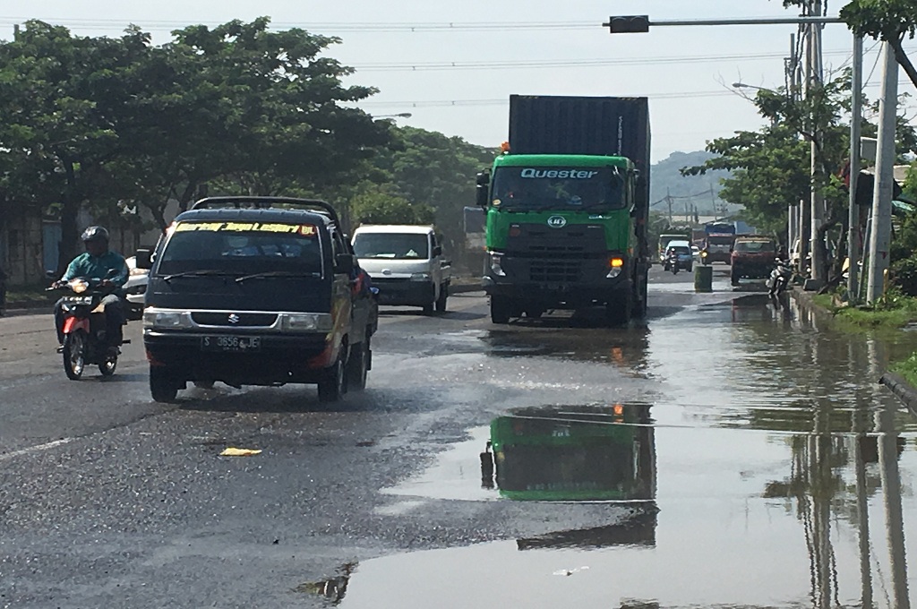 Jalan Nasional di Beberapa Ruas, Gelap