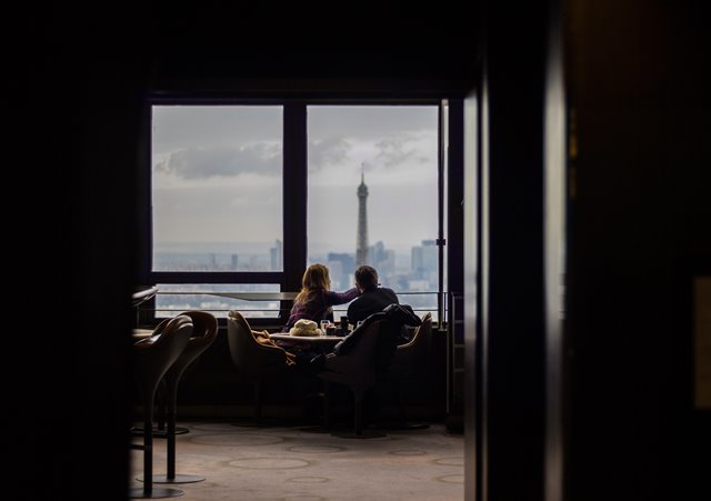 Tips Tetap Romantis Setelah Menikah