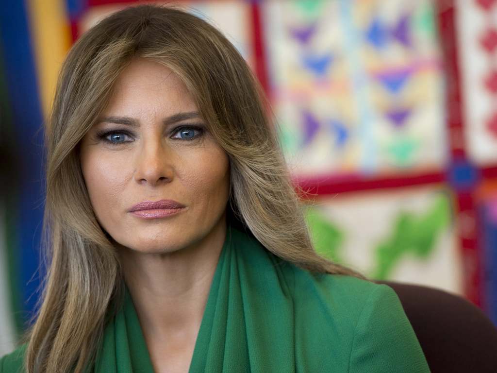 Melania Trump Jenguk Anak-anak di Pusat Detensi Perbatasan