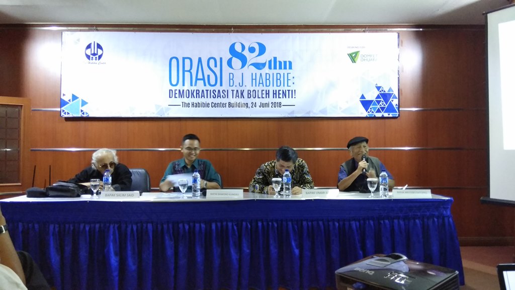 Sumbangsih Habibie terhadap Demokrasi dan Ekonomi