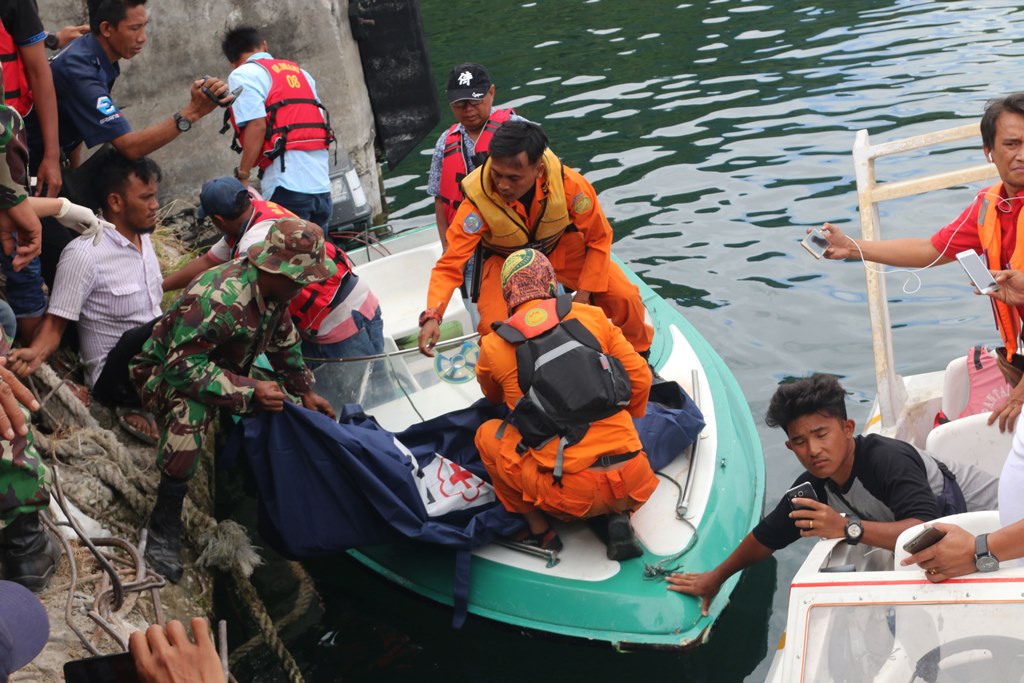 <i>Penyeberangan di Danau Toba seperti Naik Angkot</i>