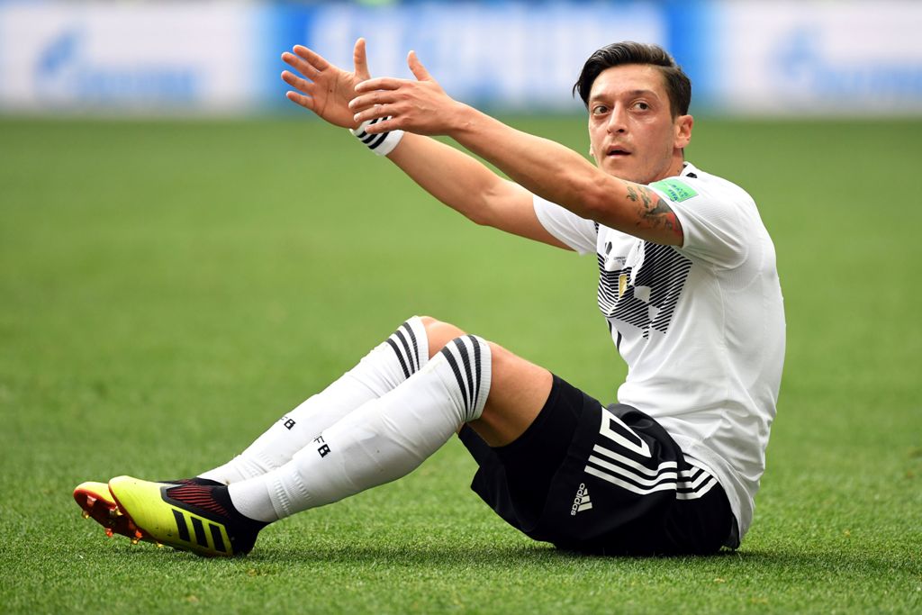 Joachim Loew: Jerman Masih Butuh Mesut Oezil
