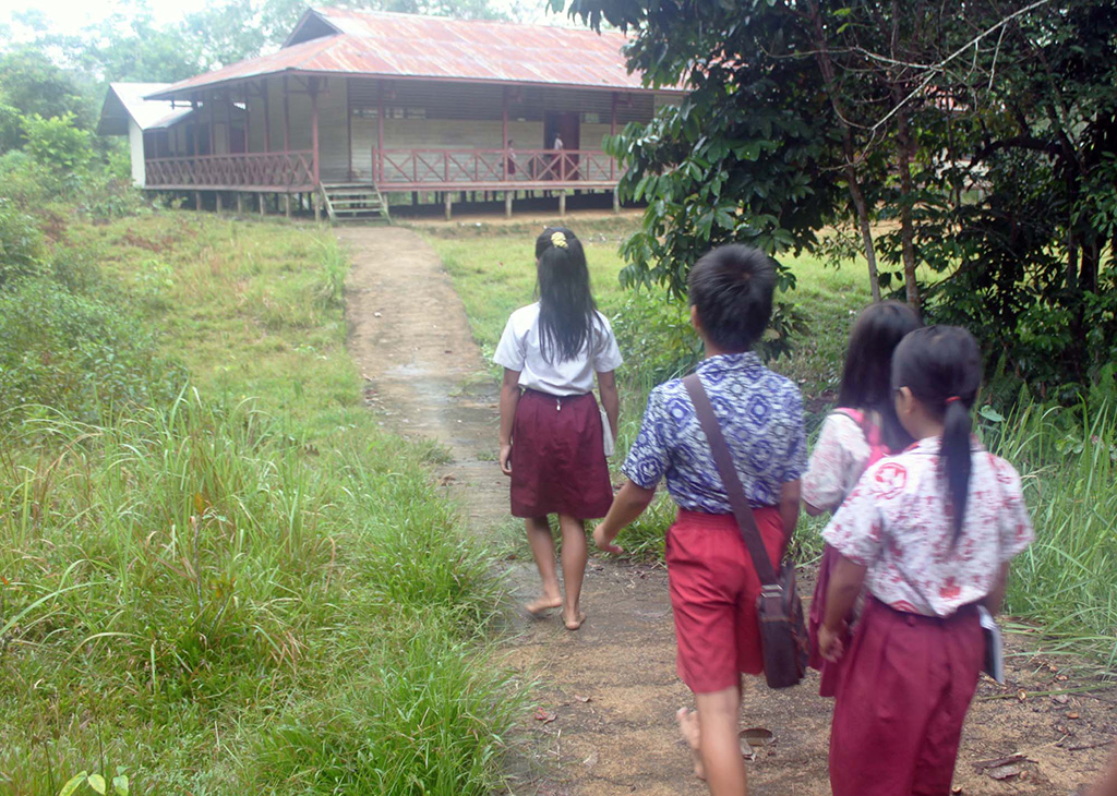Dinas Pendidikan Wajib Mencarikan Sekolah Alternatif