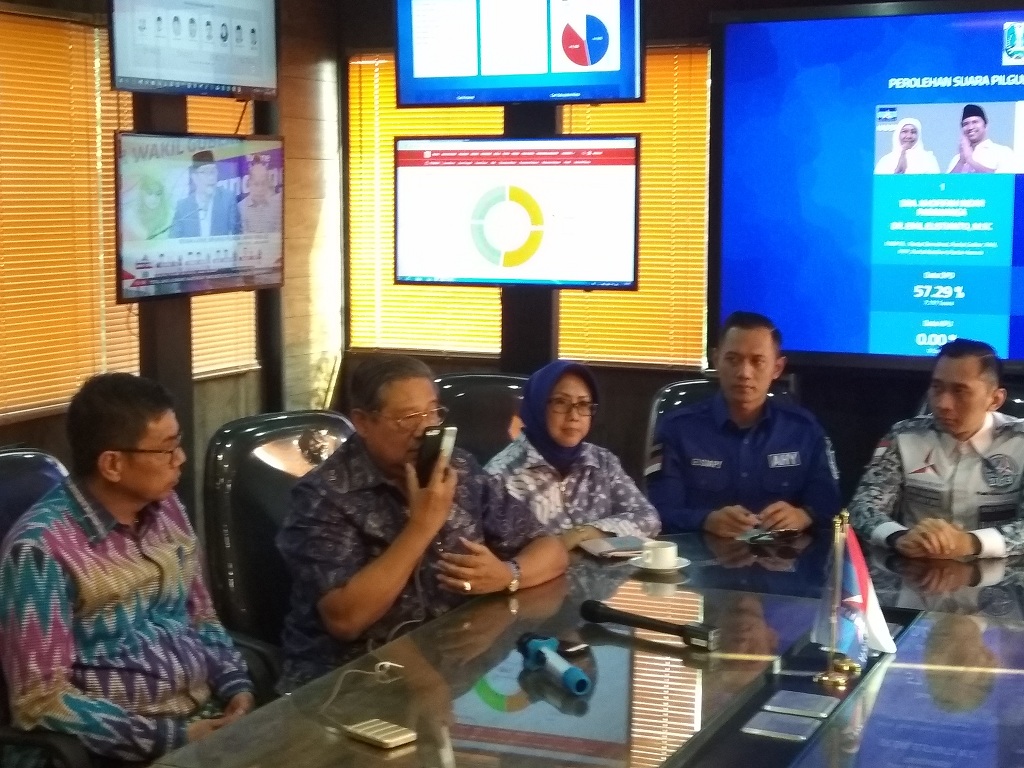 SBY Telepon Khofifah Ucapkan Selamat