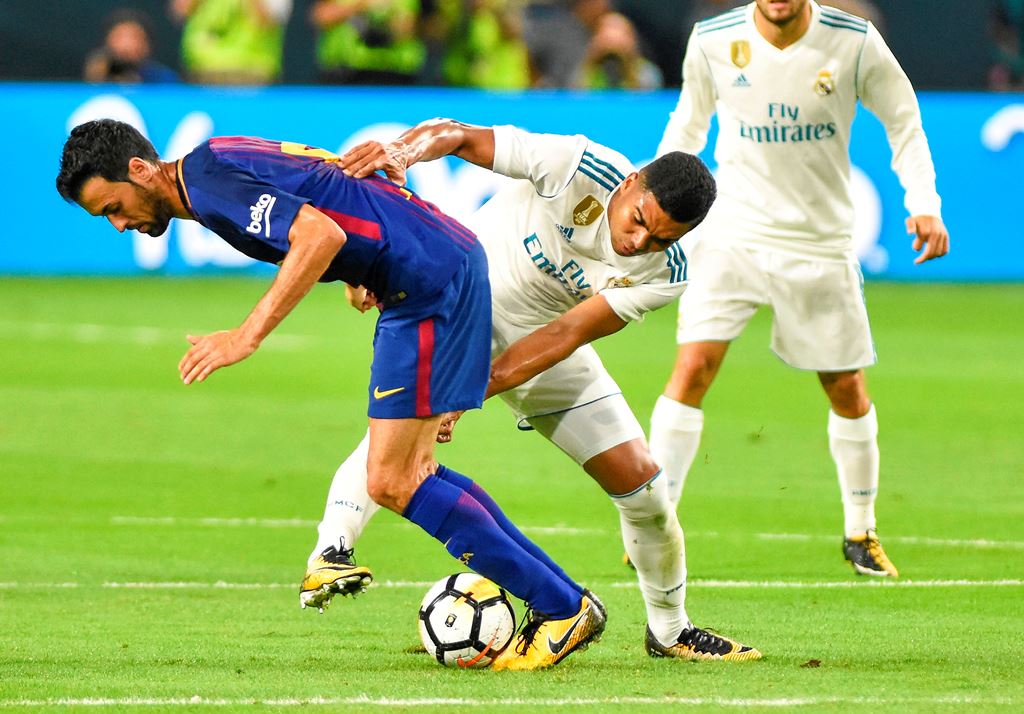 Casemiro: Busquets Gelandang Bertahan Terbaik di Dunia