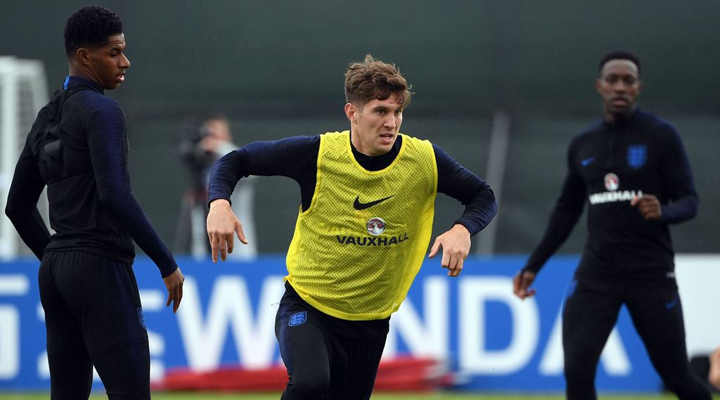 Stones Kembali Berlatih, Delph dan Loftus-Cheek Absen