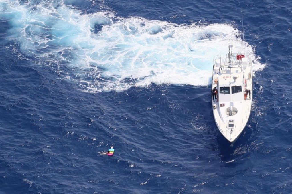 Terombang-ambing 21 Jam di Laut, Seorang Turis Berhasil Selamat