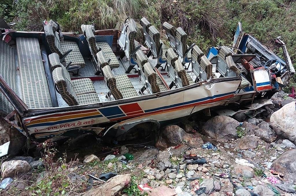 Bus Terjun ke Jurang Himalaya India, 48 Orang Tewas