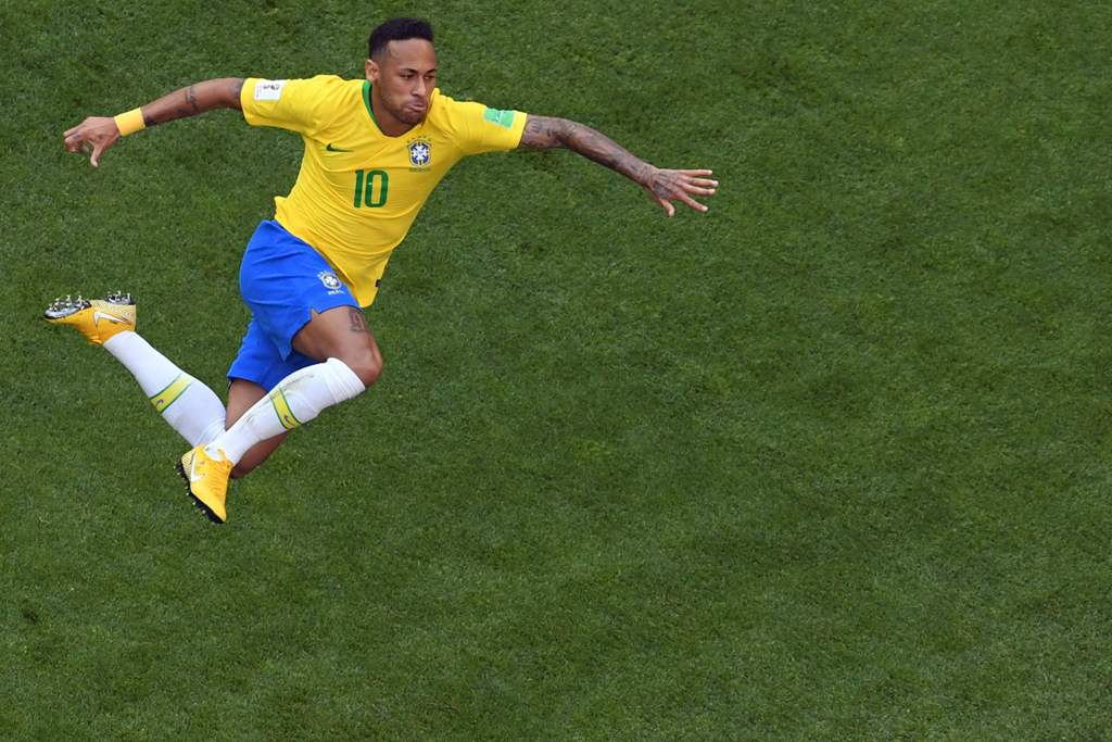Meunier Bingung Hadapi Neymar