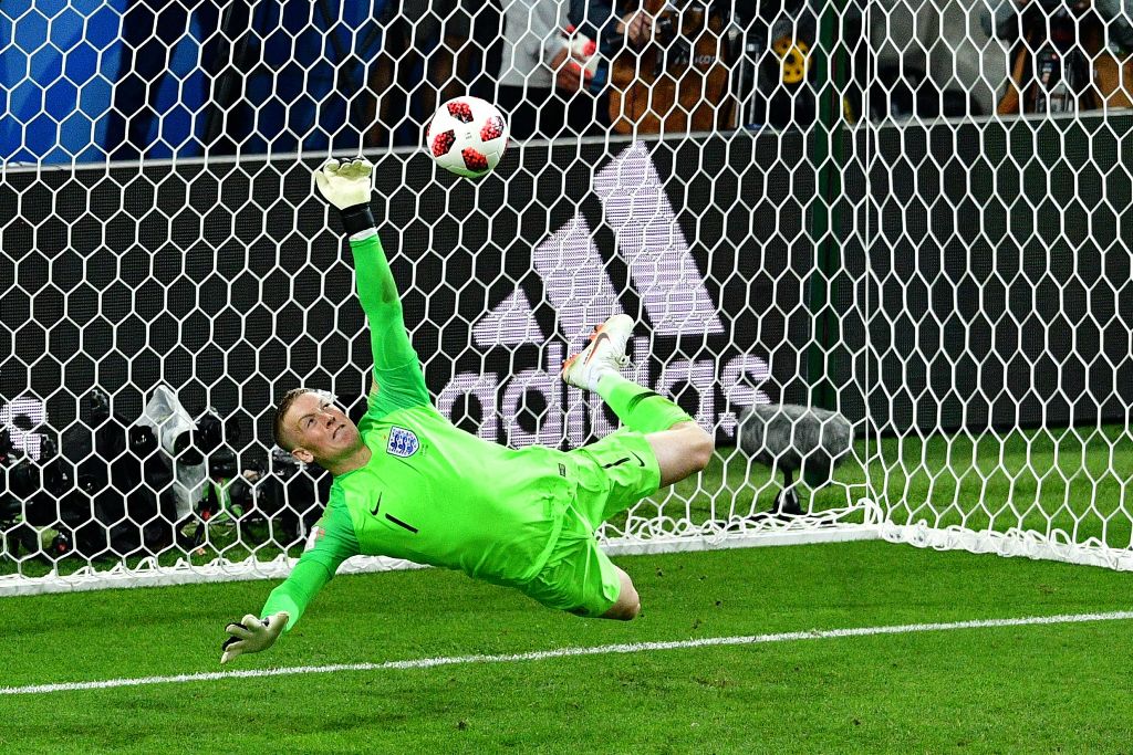 Jadi Pahlawan Adu Penalti, Pickford Bungkam Kritik