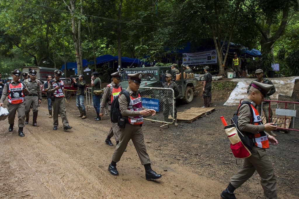 Hujan Deras Persulit Penyelamatan 13 Orang dari Gua Thailand