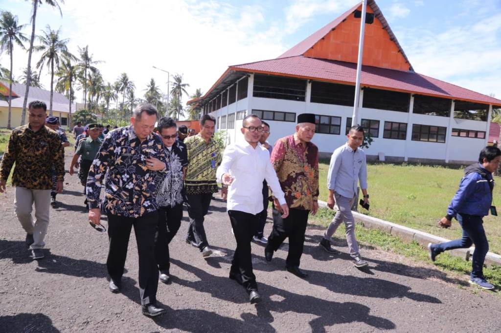 Menaker Targetkan BLK Banyuwangi Beroperasi Akhir 2018