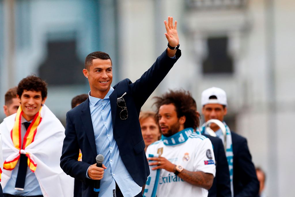 Florentino Perez Persulit Transfer Ronaldo