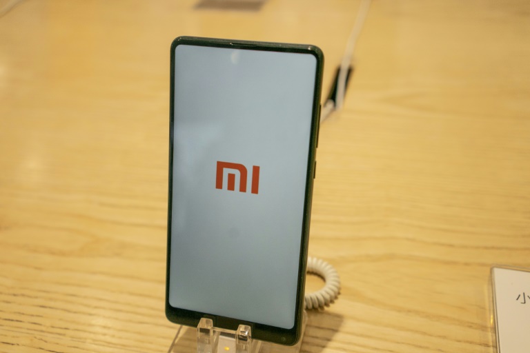 Shares in China's Xiaomi Fall on Hong Kong Debut