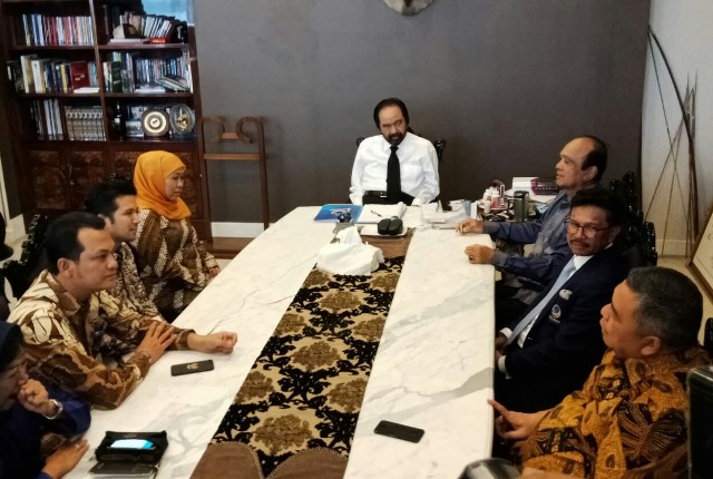 Surya Paloh Orang Pertama Dorong Khofifah <i>Nyagub</i>