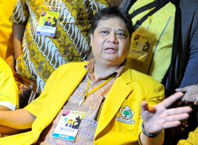 Airlangga Sebut Golkar belum Diajak Bahas Pendamping Jokowi