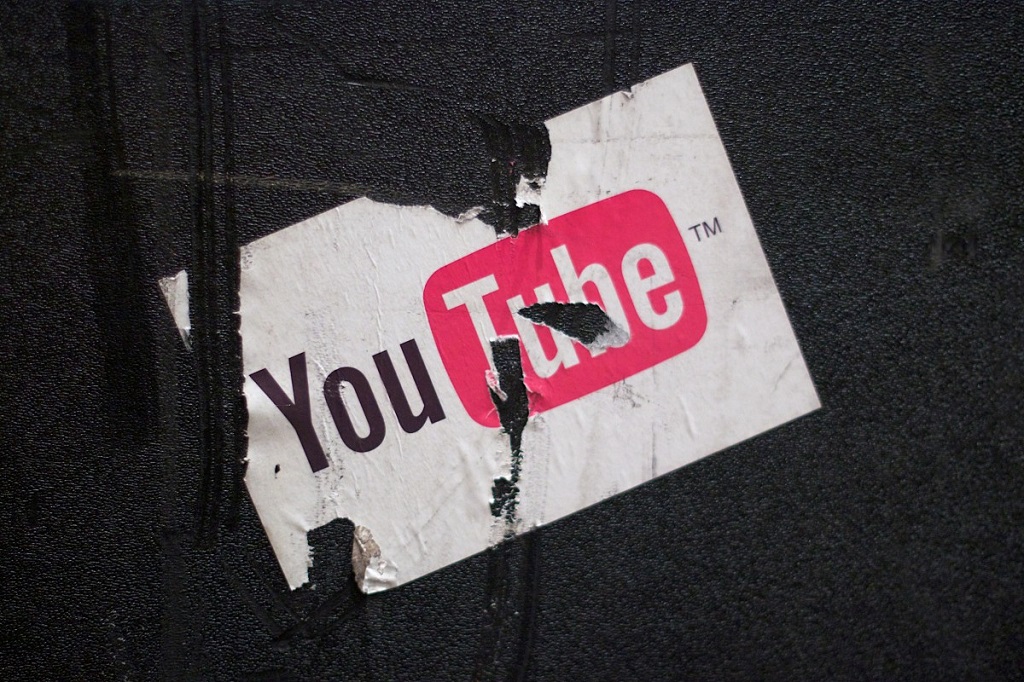 Rp300 Miliar Dari YouTube Demi Perangi Berita Palsu