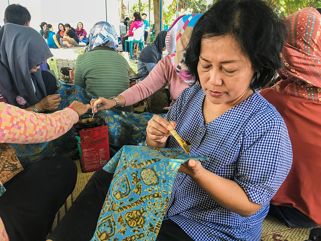 UKDW Yogyakarta Beri Pelatihan Batik Tulis Pewarna Alam