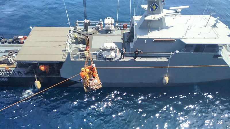 Lantamal VI Jemput ABK Asing yang Sakit di Selat Makassar