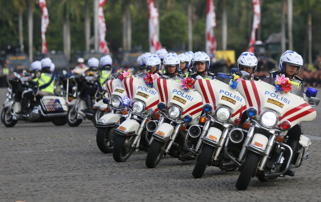 Jokowi Instructs Police to Eradicate Corruption
