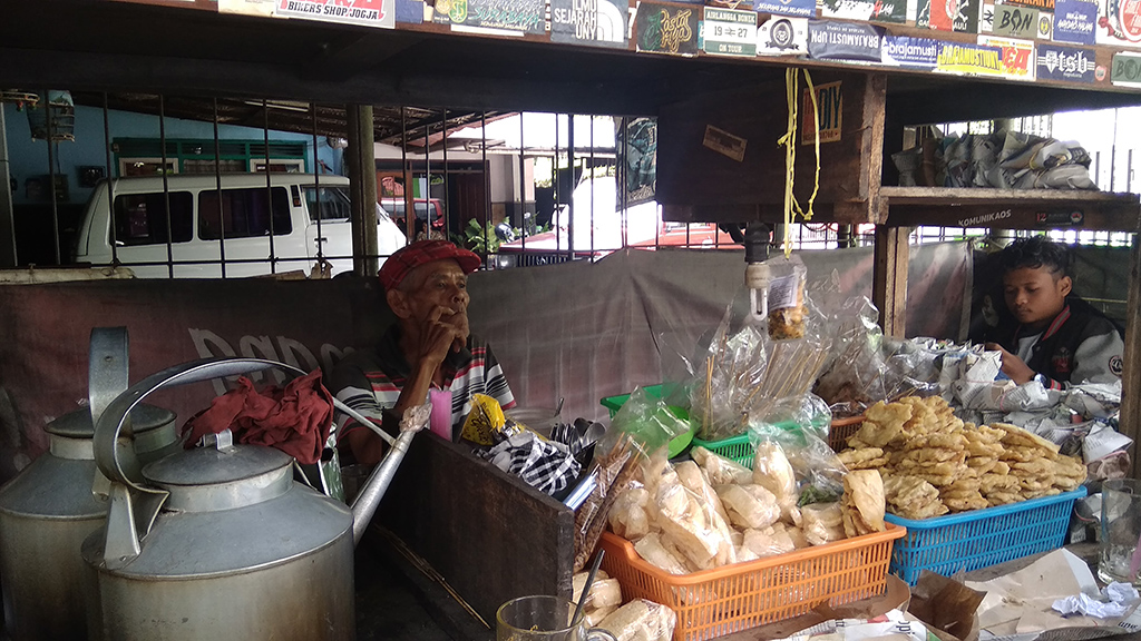 Menghemat Uang Bulanan Ala Mahasiswa Kota Gudeg