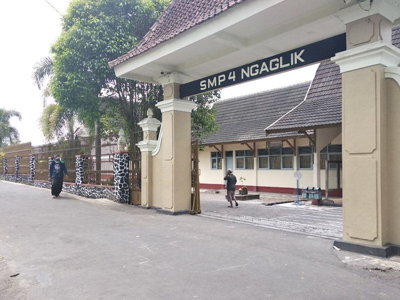 Pengadaan Seragam di SMP Negeri 4 Ngaglik Dihentikan Sementara
