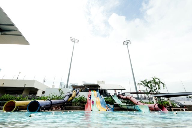 Ini Usia yang Tepat Mengajarkan Si Kecil Berenang