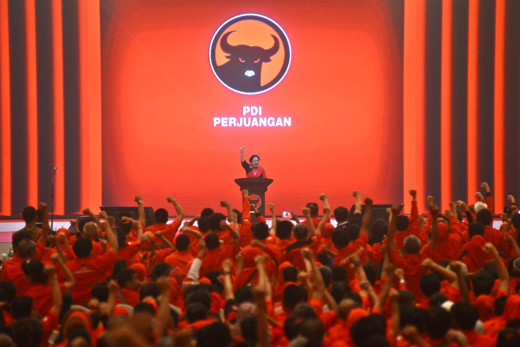Mega Tersenyum Dengar Hasil Pertemuan Hasto-Agus