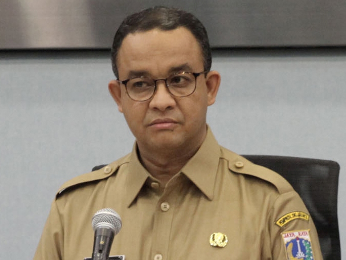 Anies Ancam Mutasi Lurah