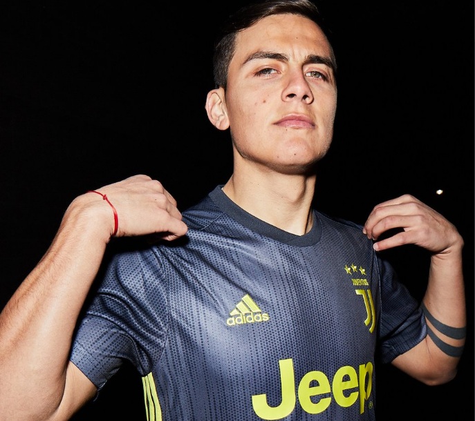 Keistimewaan Jersey Ketiga Juventus Musim 2018--2019