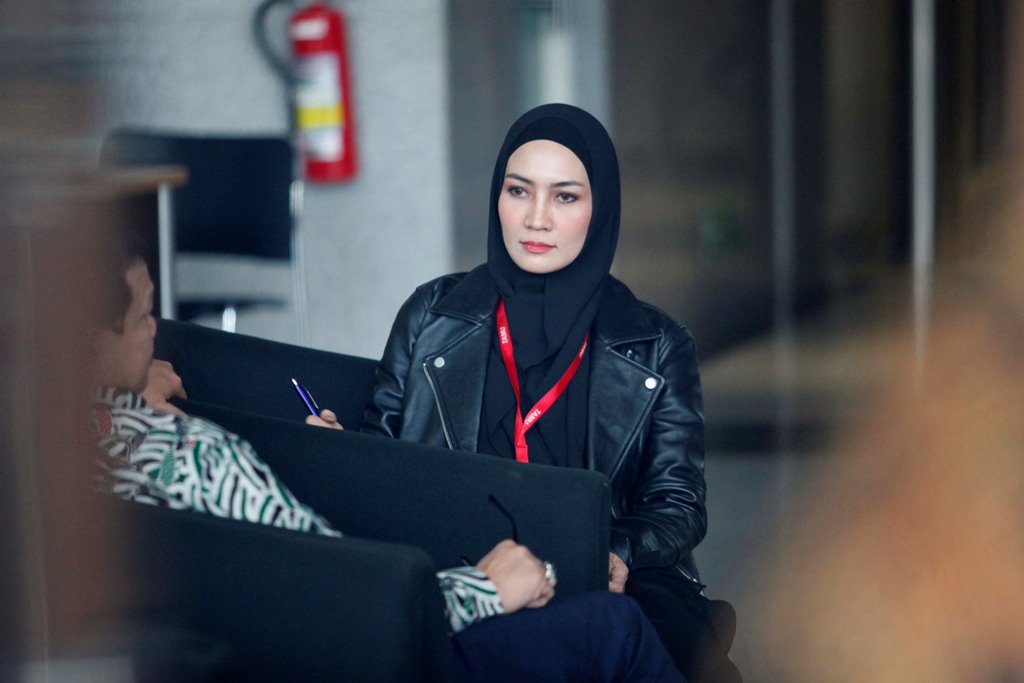 Steffy Burase Bantah Terima Uang dari Irwandi Yusuf