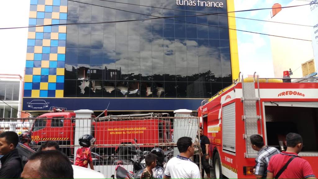Pelaku Aksi Bakar Diri di Kantor <i>Leasing</i> Medan Buron