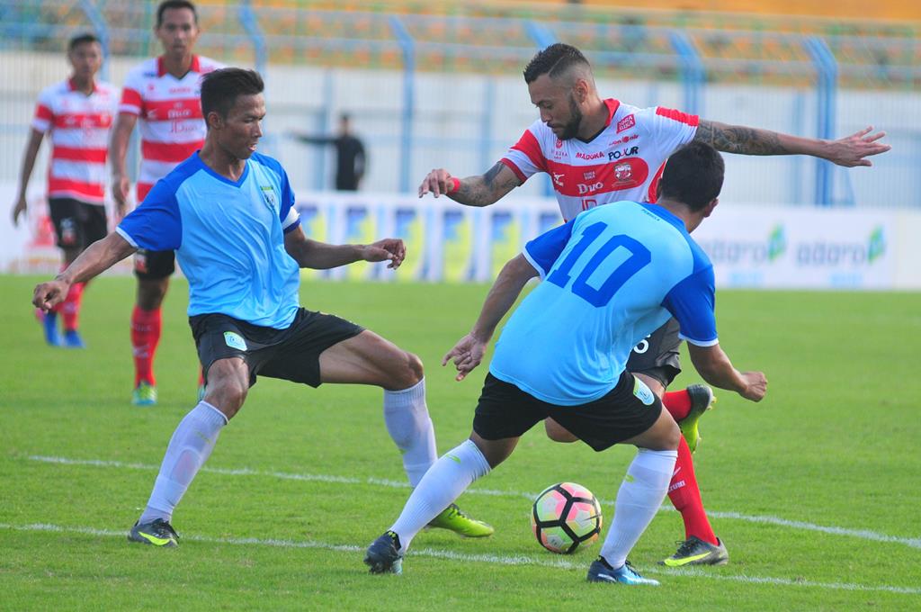 Persela Ditahan Imbang Madura United