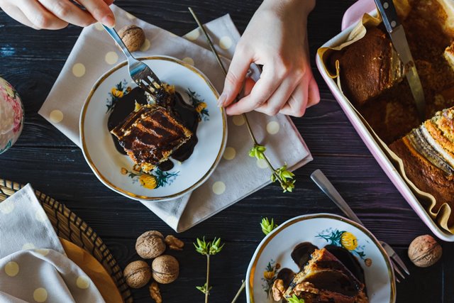 Alasan Kenapa Banyak Makan Saat Stres