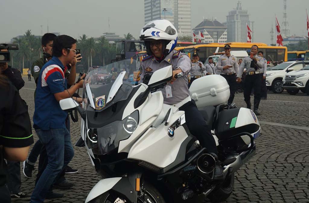 Diduga Tak Kuat Topang Bobot BMW K1600, Penyebab Anies Terjatuh