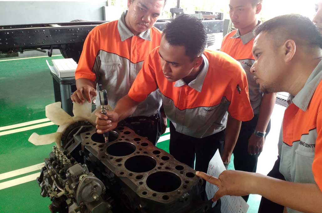 Jebolan SMK Binaan Pabrikan Cara Gampang Rekrut Teknisi?