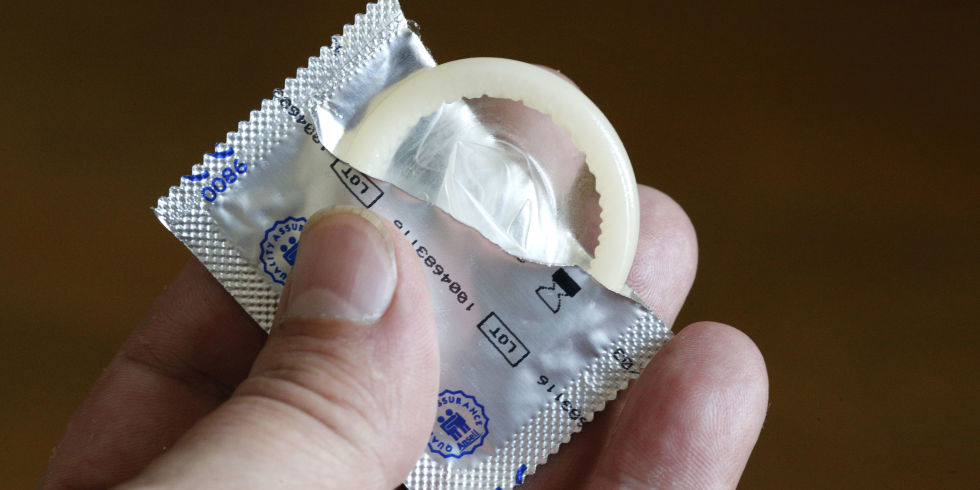 Pemakaian Kondom Turunkan Risiko Penularan HIV Hingga 99 Persen