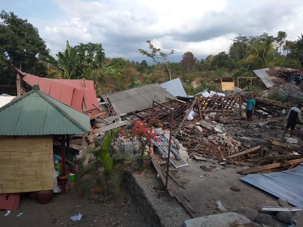 Pengungsi di Perbukitan Mengeluh Belum Terima Bantuan