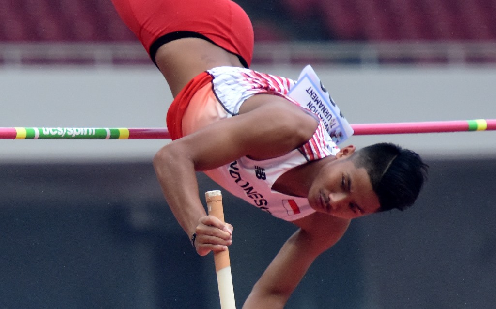 Atlet Lompat Galah Idan Fauzan Siap 90%