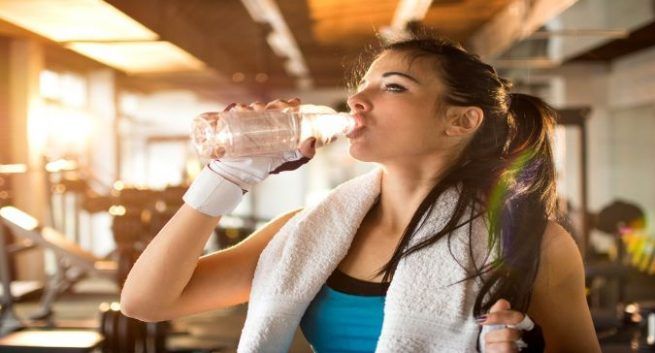 Hubungan Antara Asupan Air dan Penurunan Berat Badan