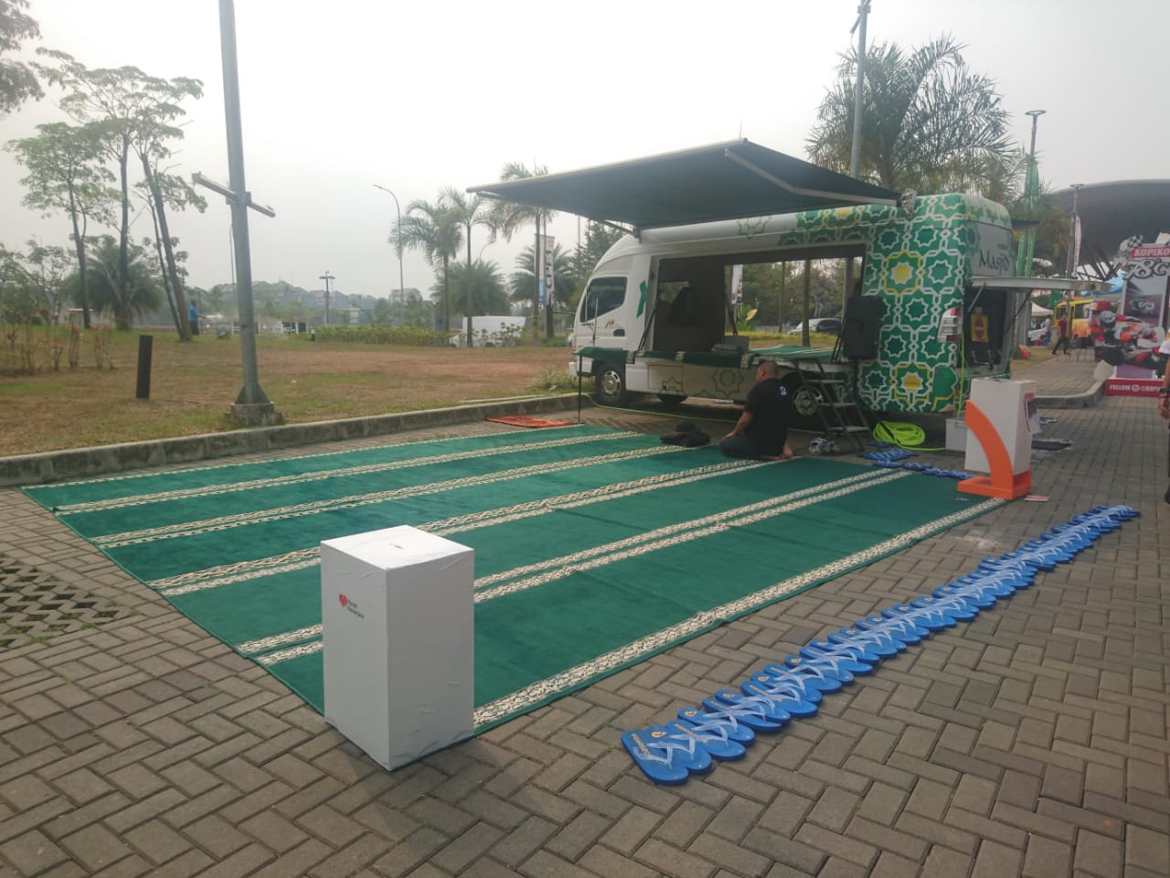 Mobile Masjid, Solusi Tempat Solat di Tengah Acara