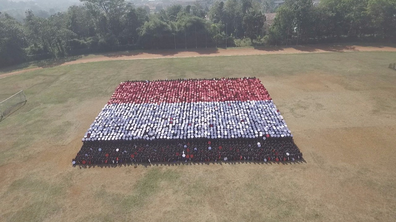 Mahasiswa Baru IPB Pecahkan Rekor Formasi 3D Tingkat Dunia