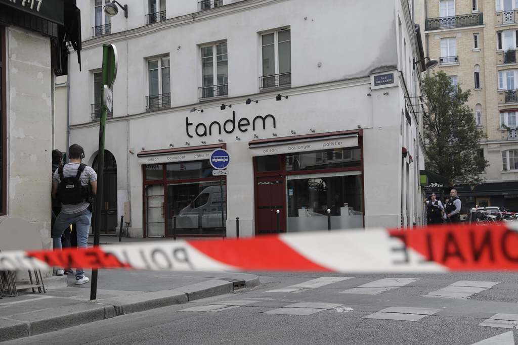 Polisi Tahan Pelaku Penikaman di Paris