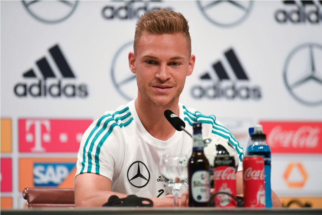 Kimmich Bisa Bermain di Mana Saja