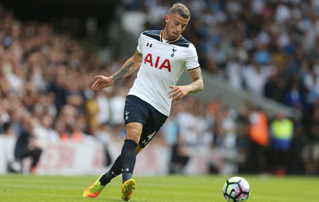 Alderweireld Tanggapi Rumor Kepindahannya