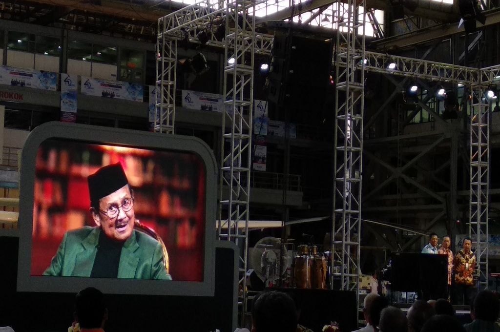BJ Habibie Dapat Penghargaan <i>The Founding Father</i> Dirgantara Nasional