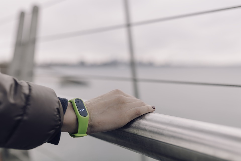 Studi Fitbit Soal Detak Jantung Saat Diam
